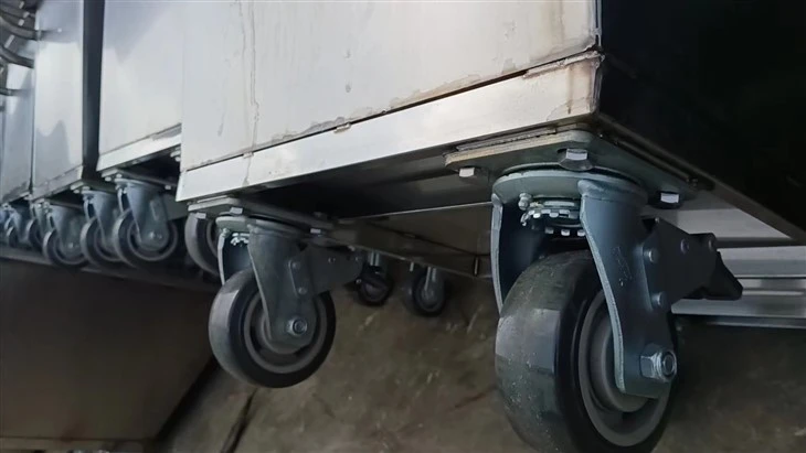 pushing carts swivel casters